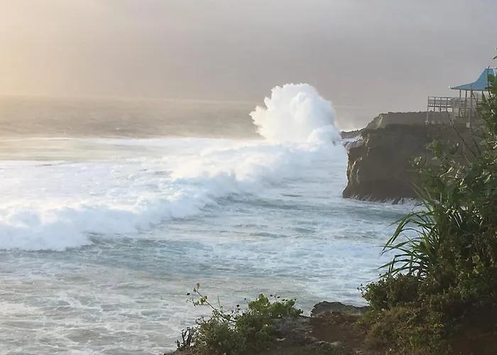 サンセット レンボンガン ホリデーパーク レンボンガン島